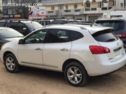 Nissan Rogue venant