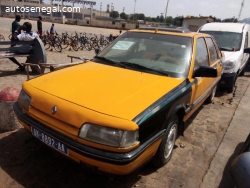 TAXI RENAULT 21