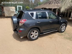 Toyota Rav4 2012 manuel essence